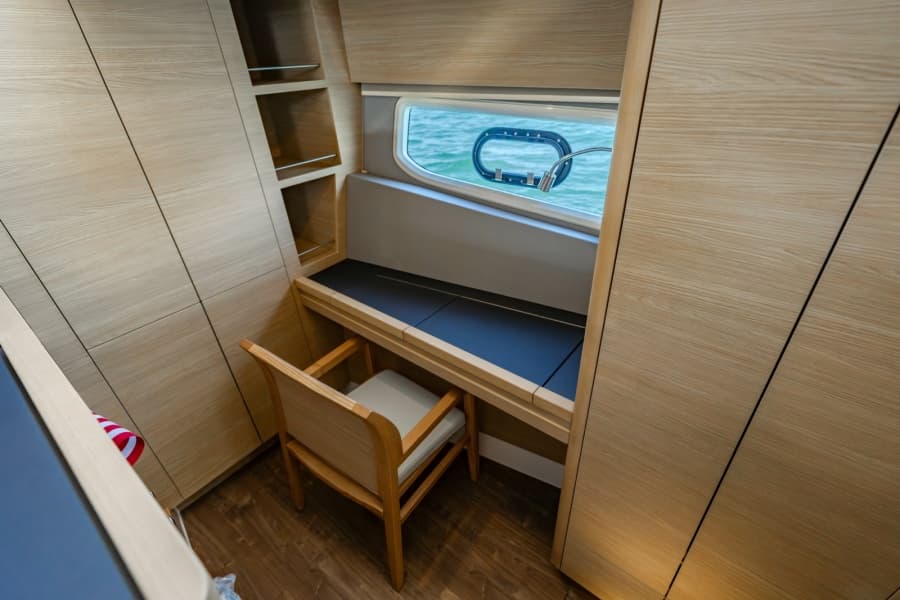 2024 Aquila 44 Yacht
