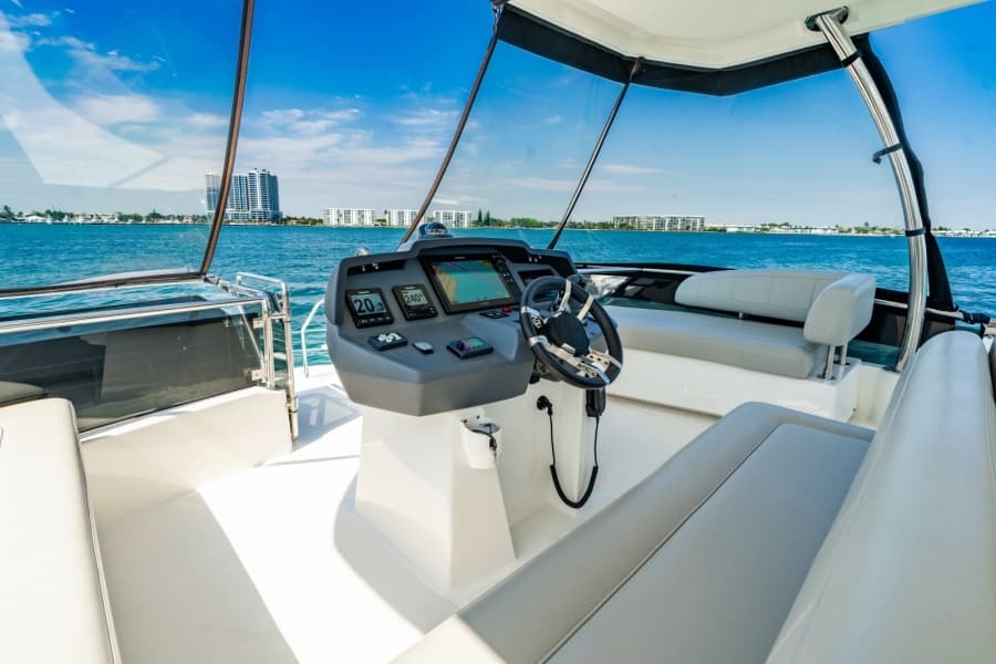 2024 Aquila 44 Yacht