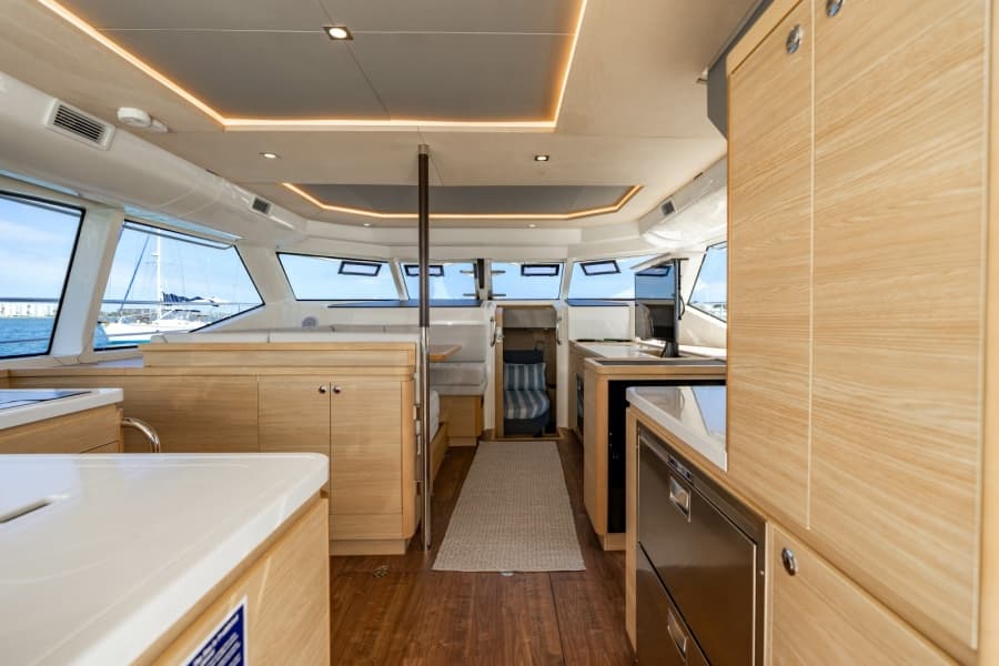 2024 Aquila 44 Yacht