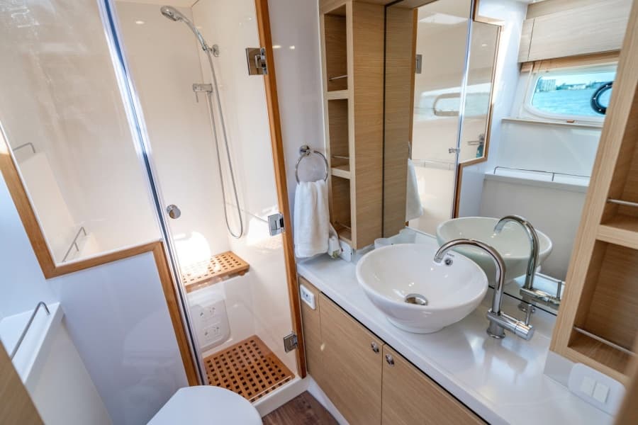 2024 Aquila 44 Yacht