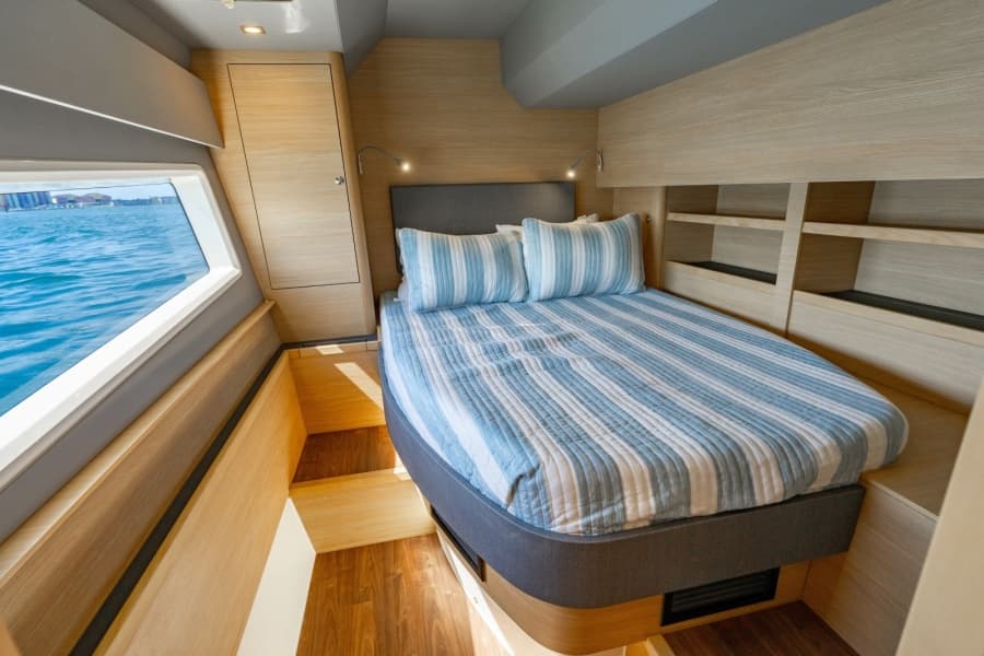 2024 Aquila 44 Yacht