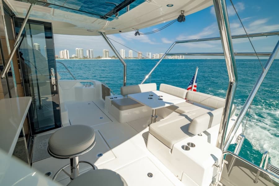 2024 Aquila 44 Yacht
