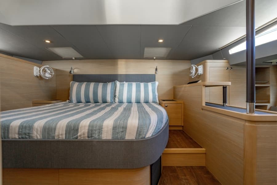 2024 Aquila 44 Yacht