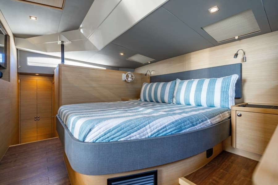 2024 Aquila 44 Yacht