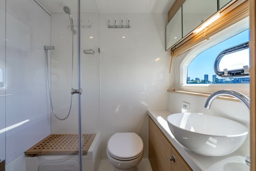2024 Aquila 44 Yacht