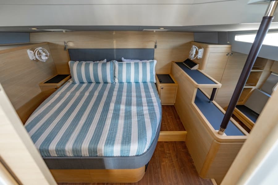 2024 Aquila 44 Yacht