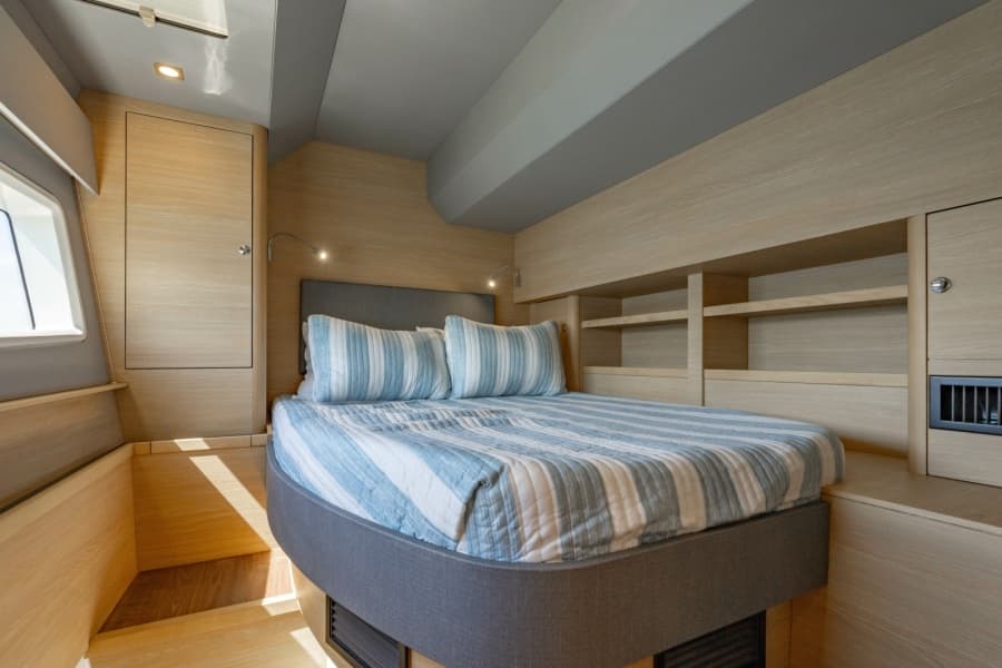 2024 Aquila 44 Yacht