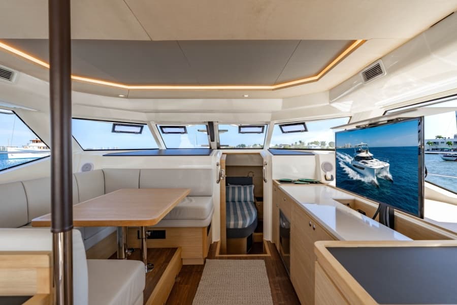2024 Aquila 44 Yacht