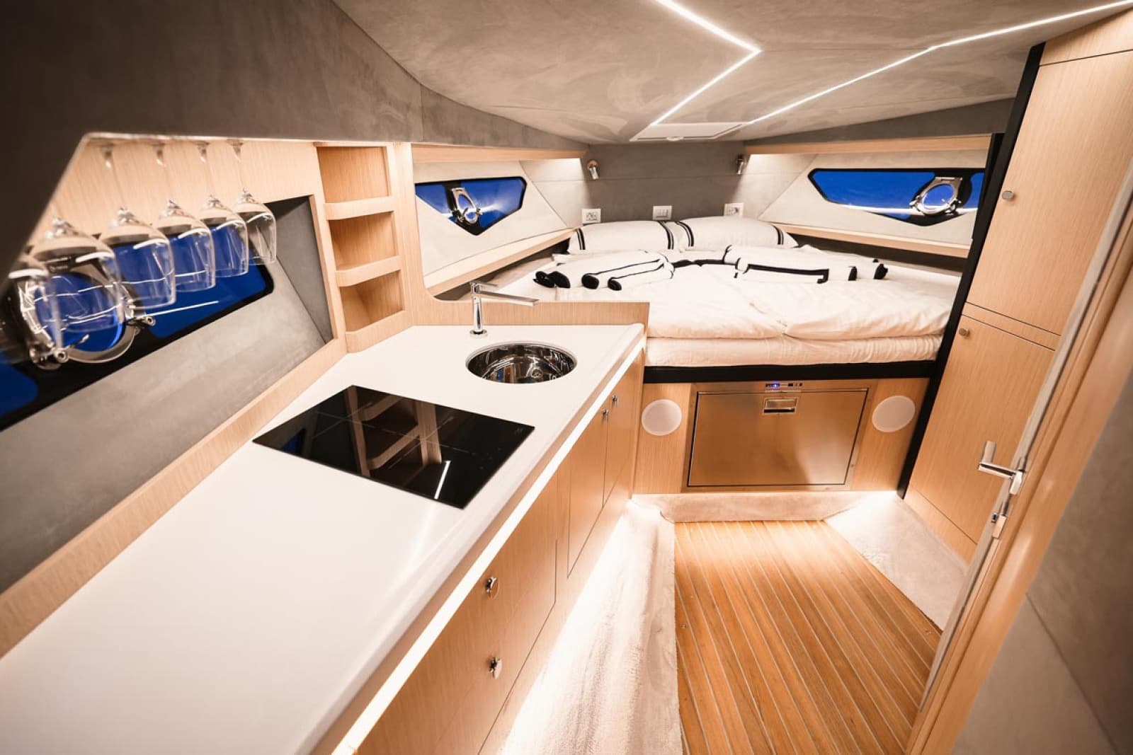 2027 Focus Motor Yachts Forza