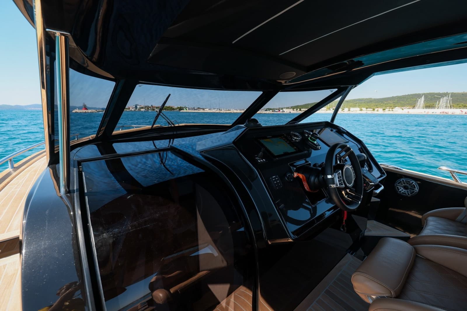 2027 Focus Motor Yachts Forza