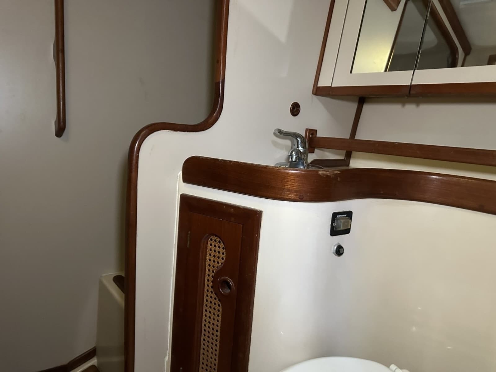 1985 Endeavour 42 CC