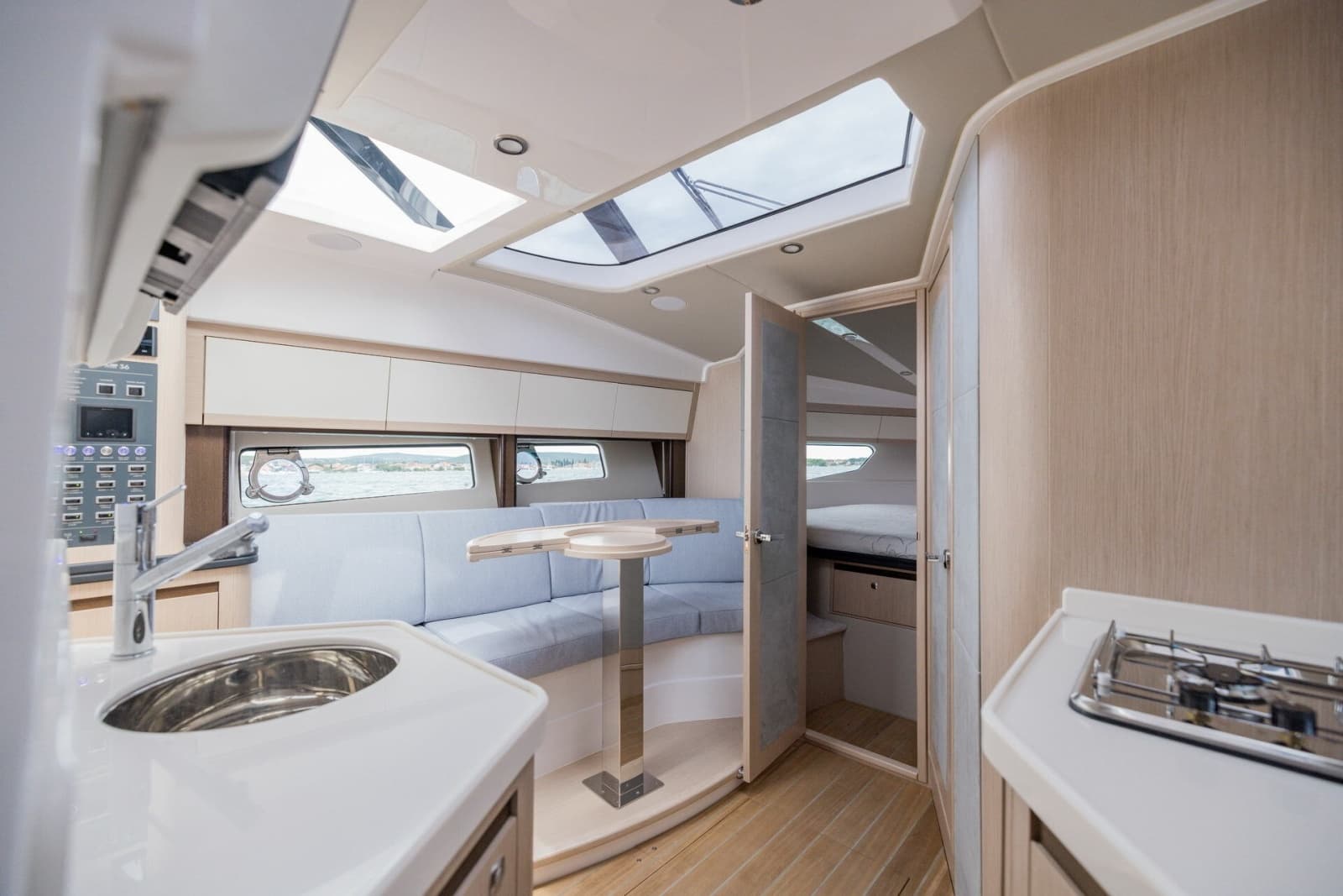 2027 Focus Motor Yachts Power