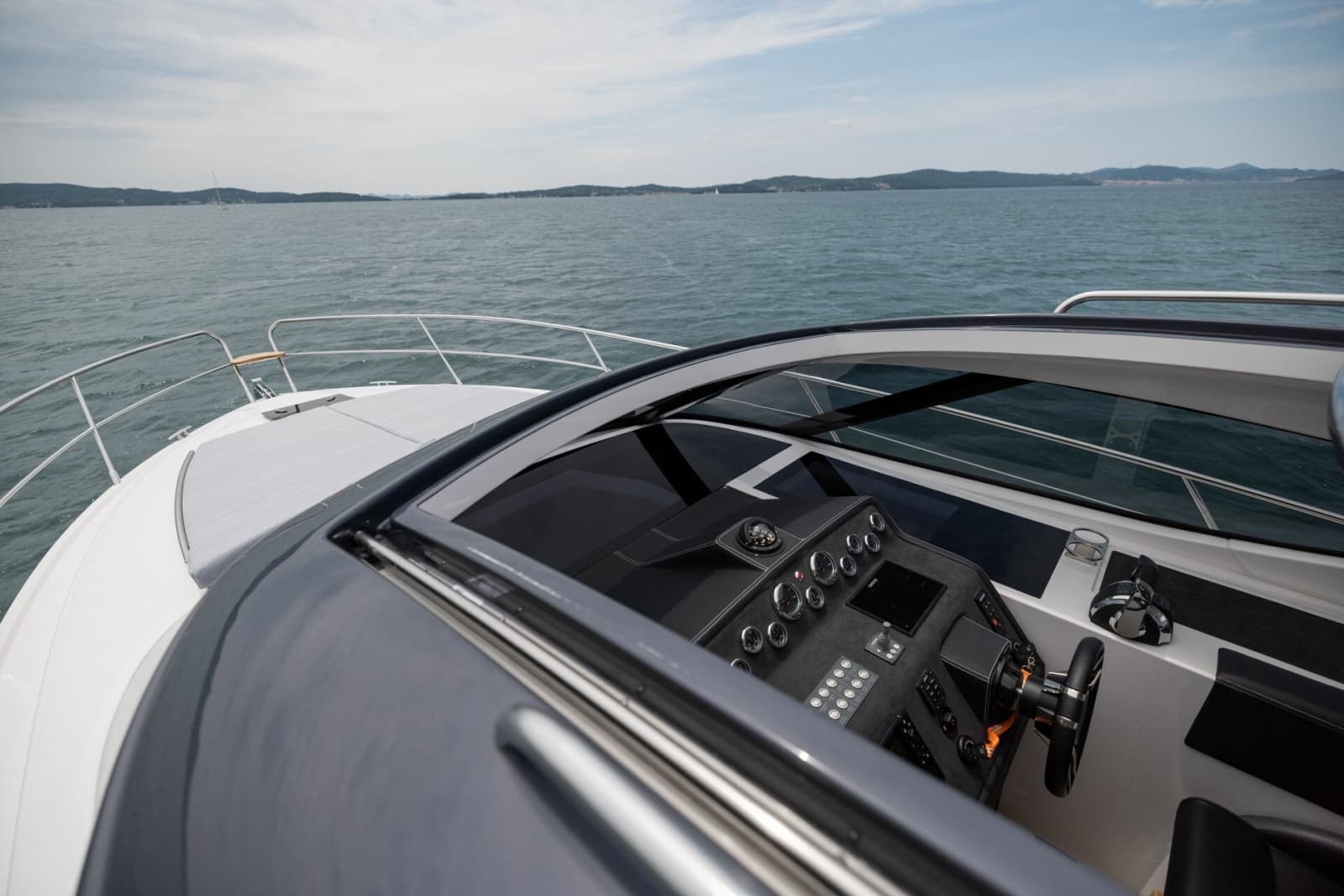 2027 Focus Motor Yachts Power