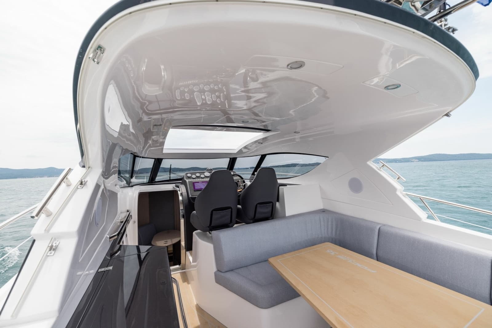 2027 Focus Motor Yachts Power
