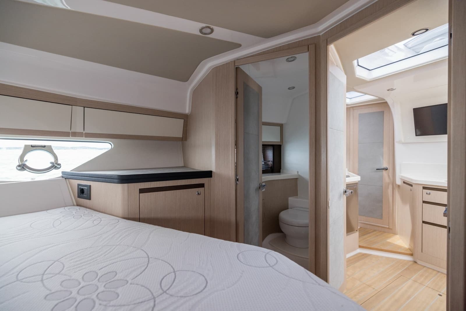 2027 Focus Motor Yachts Power