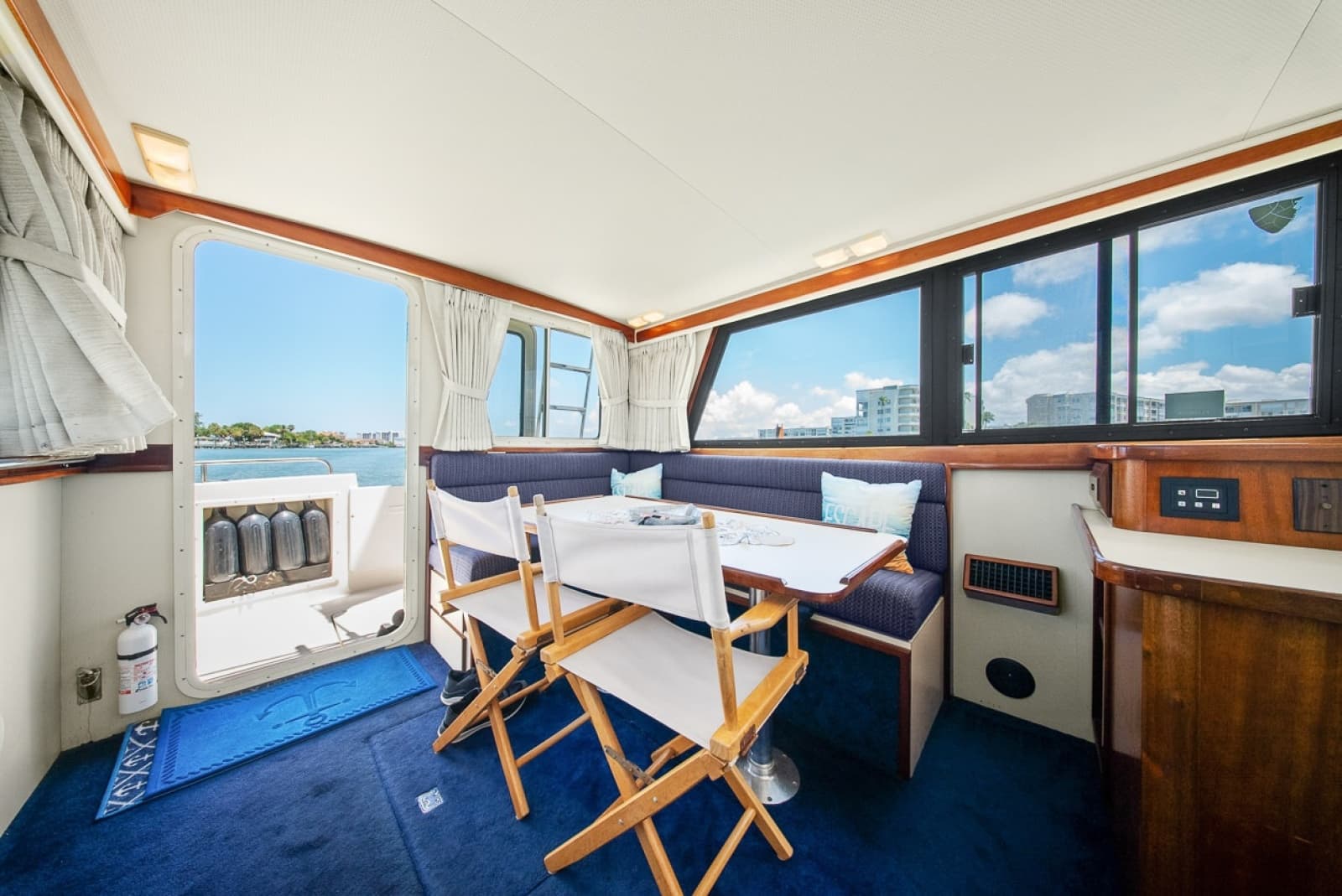 2001 Camano 31 Trawler