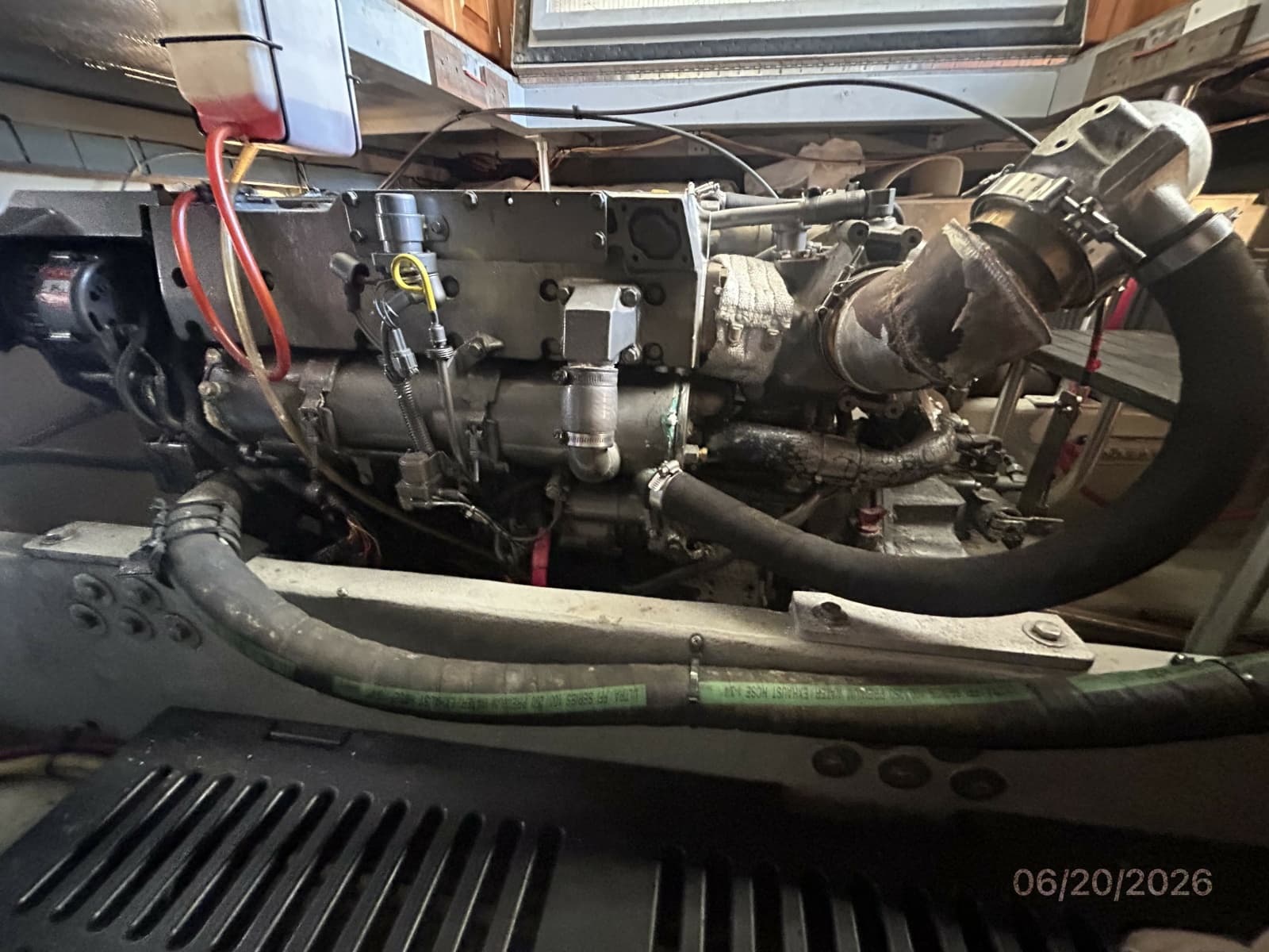 40' Mainship main engine2