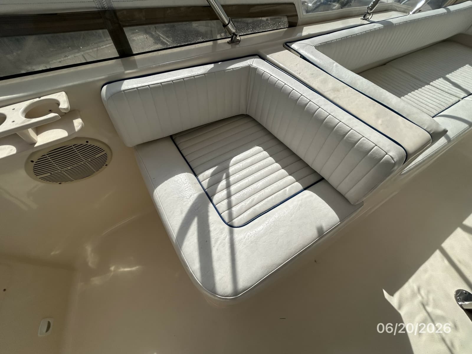 40' Mainship flybridge starboard forward seating