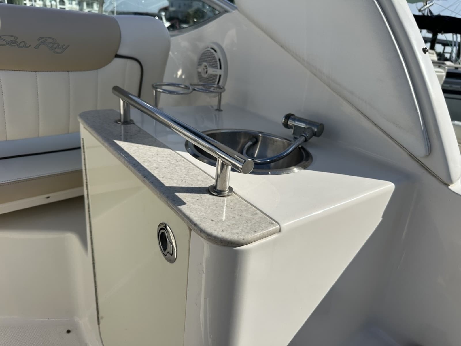 2010 Sea Ray Sundancer 260