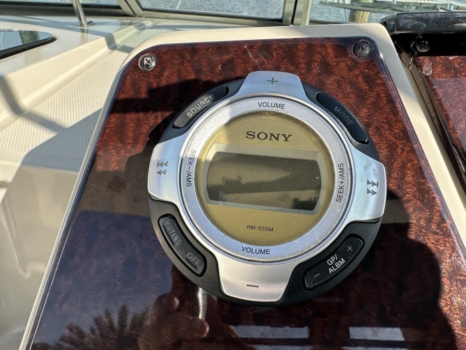 2010 Sea Ray Sundancer 260