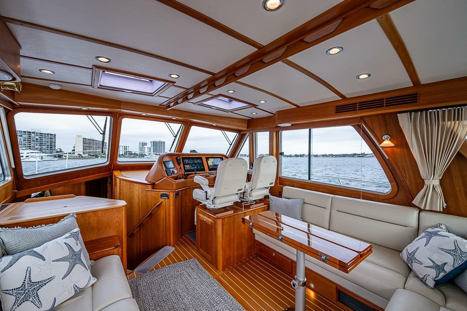 2020 Sabre 48 Salon Express