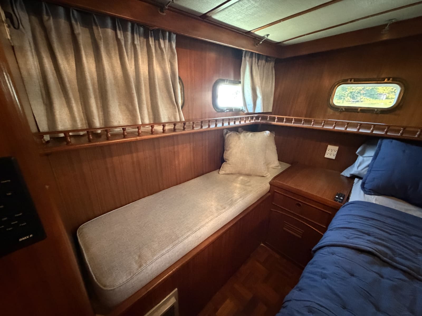 1981 Marine Trader 50