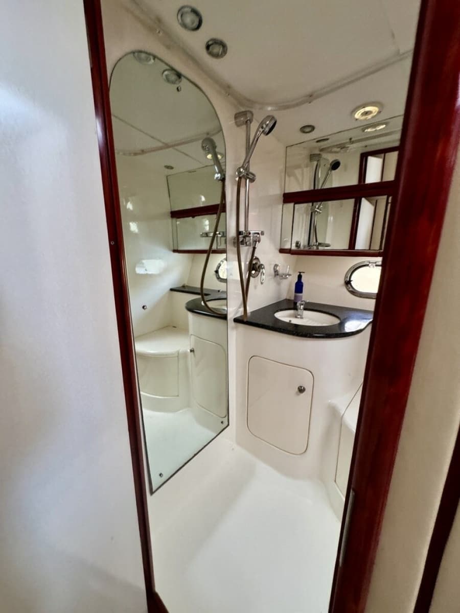 1999 Birchwood Challenger 450 Flybridge