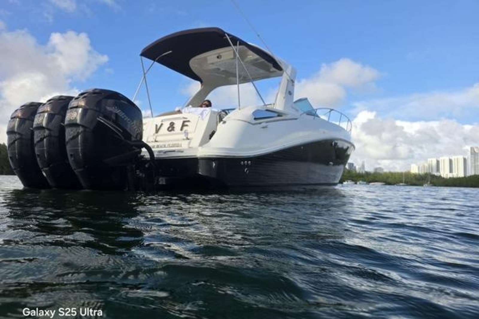2010 Sea Ray 370 Sundancer
