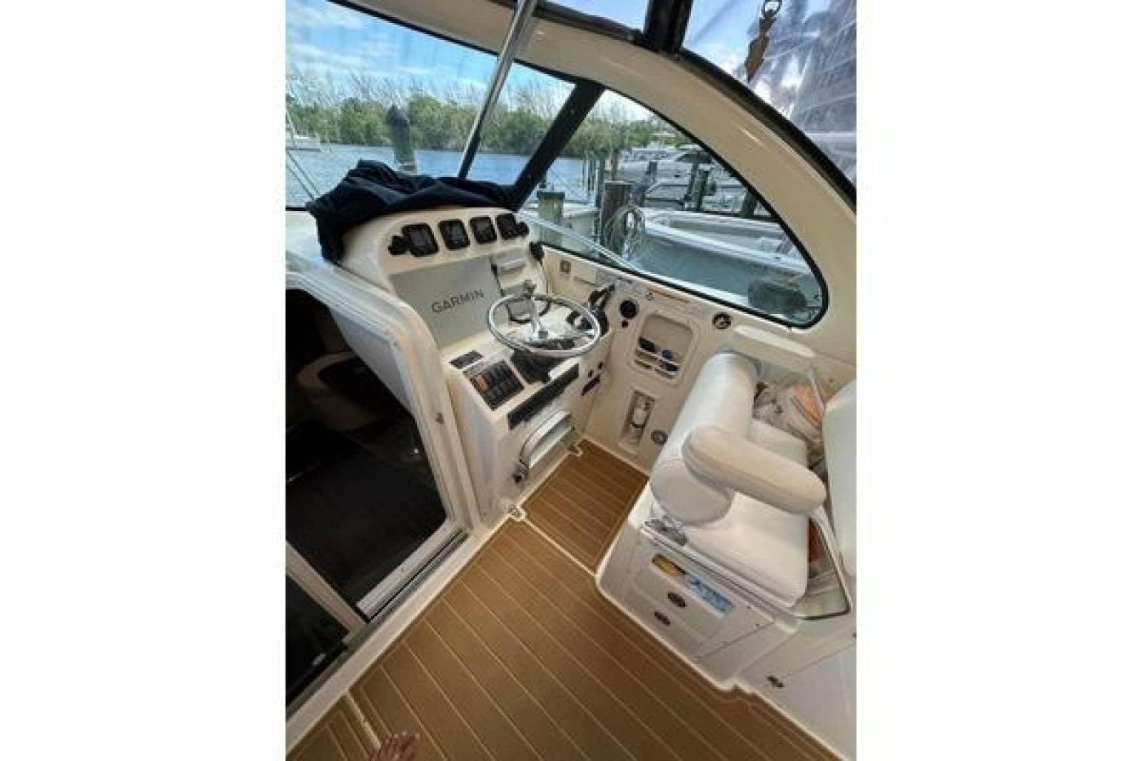 2008 Pursuit OS 335 Offshore