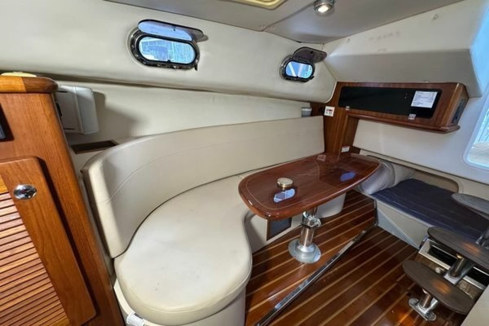 2008 Pursuit OS 335 Offshore