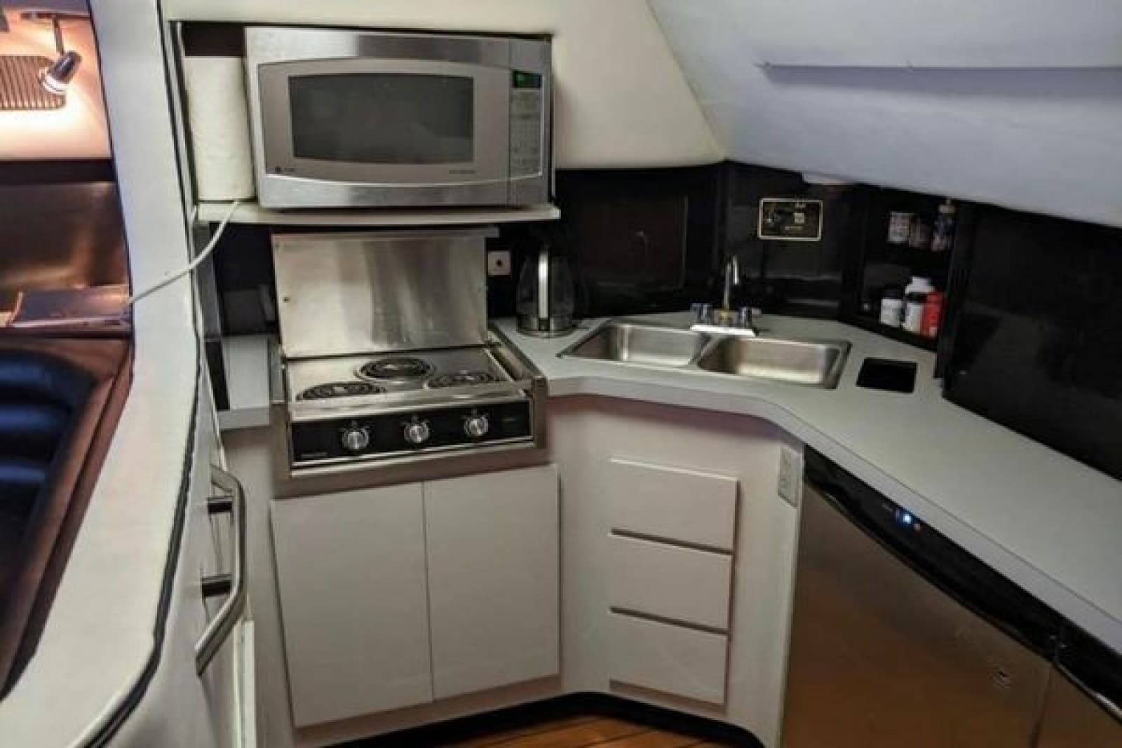 1988 Sea Ray 460 Sundancer