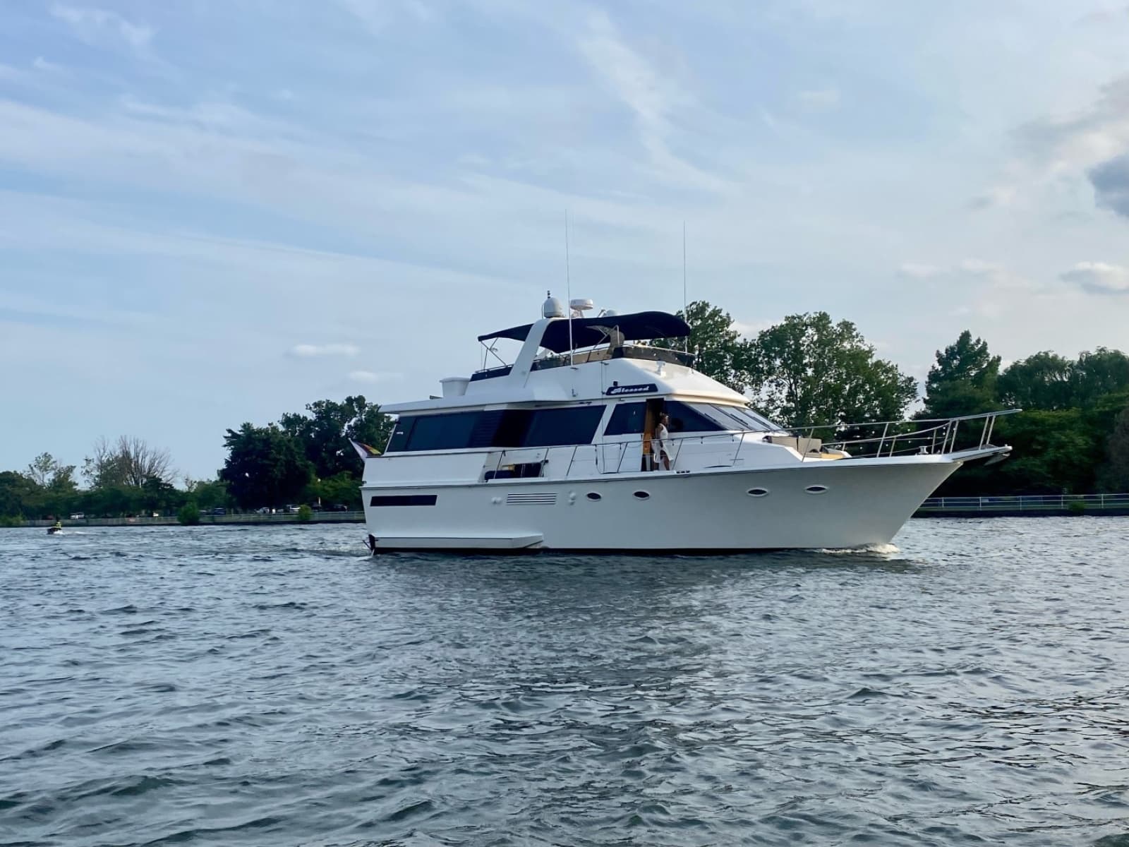 1990 Viking 55 Motor Yacht