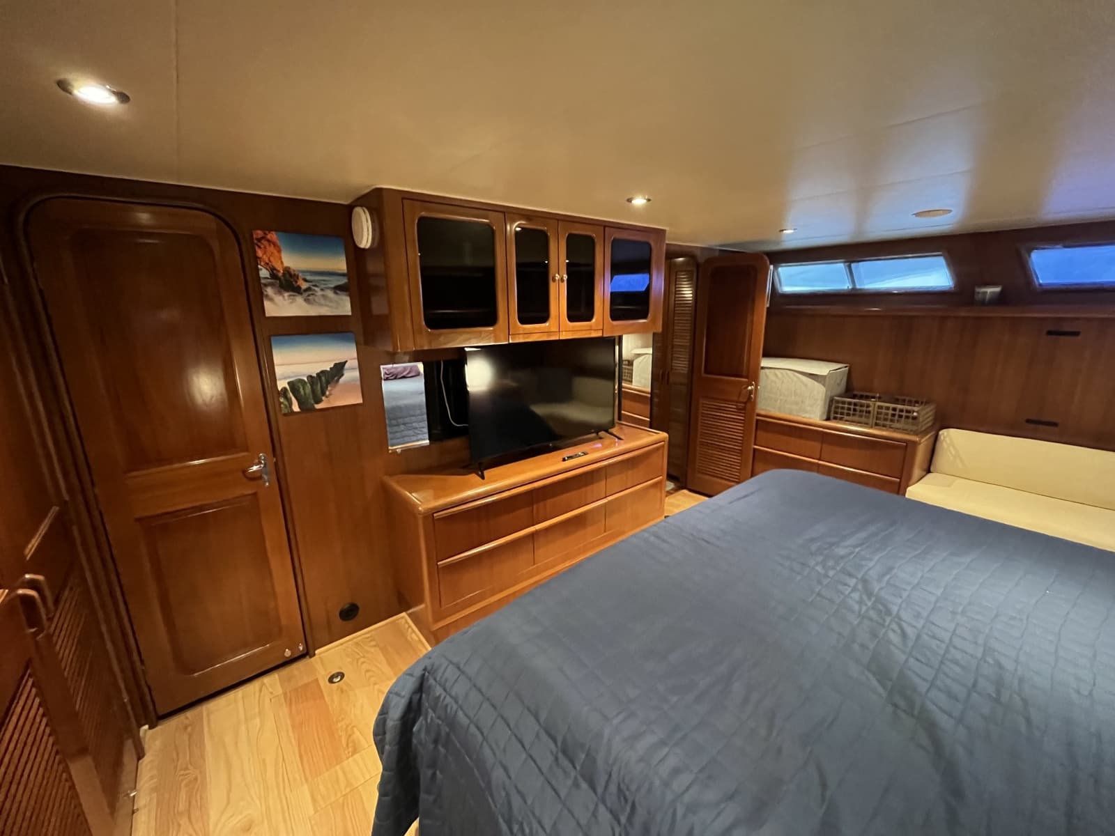 1990 Viking 55 Motor Yacht