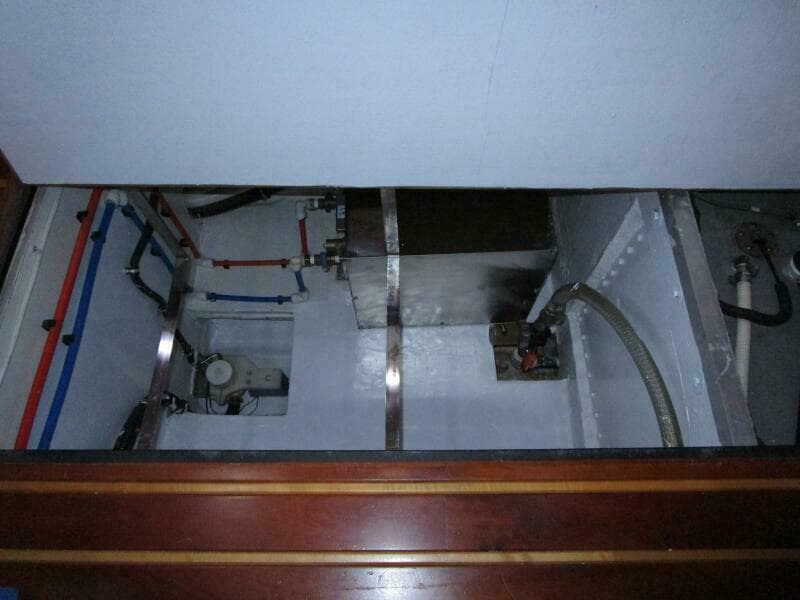 Forward Salon Bilge