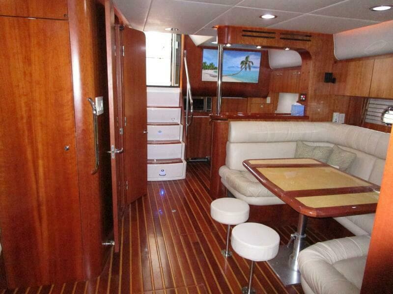 Salon Looking Aft
