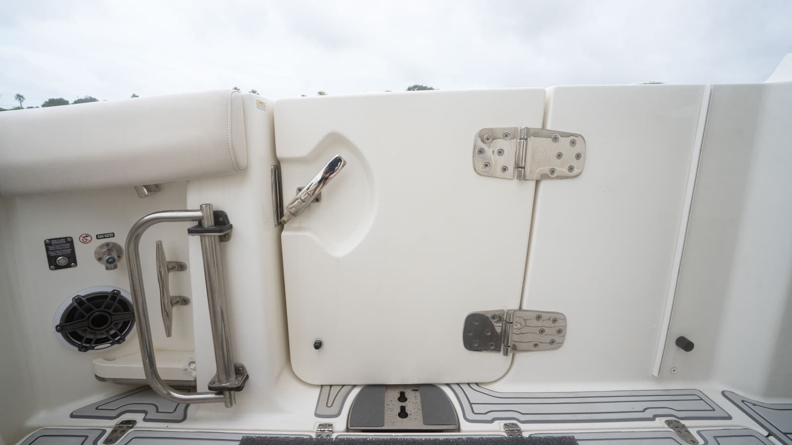 2019 Boston Whaler 350 Realm