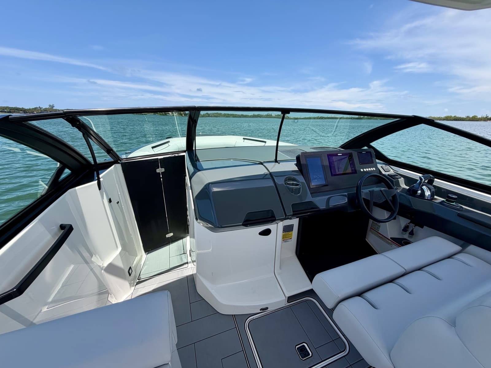 2022 Aviara AV32 OB