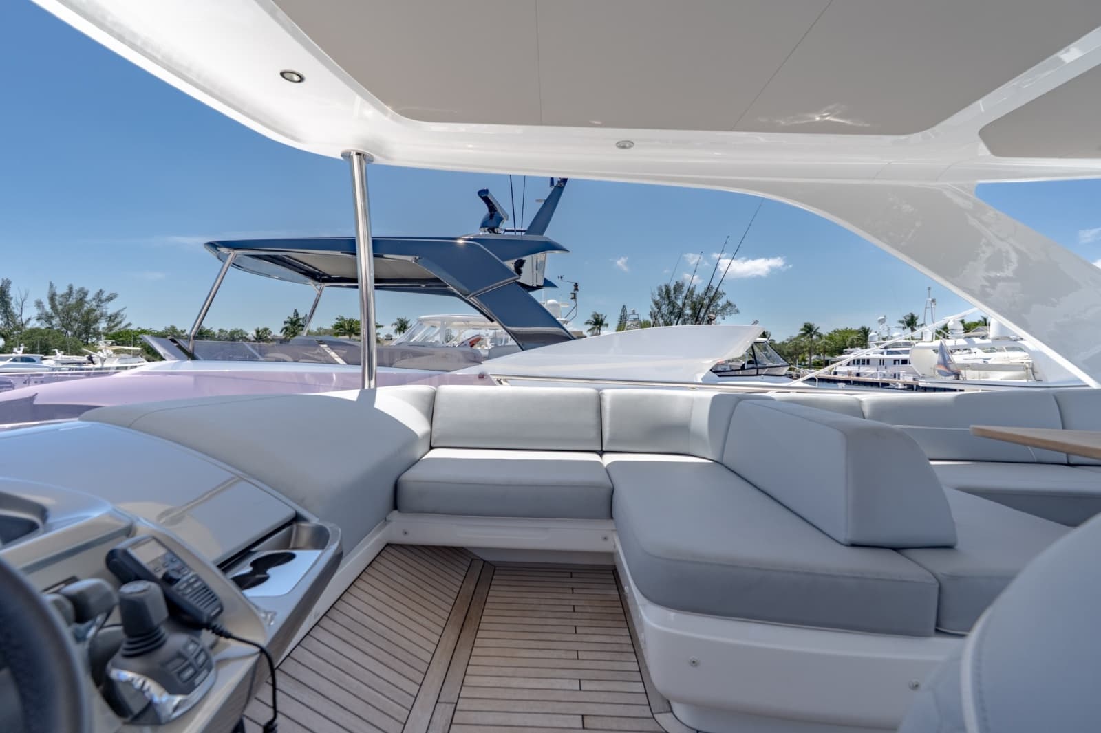 2021 Princess F55