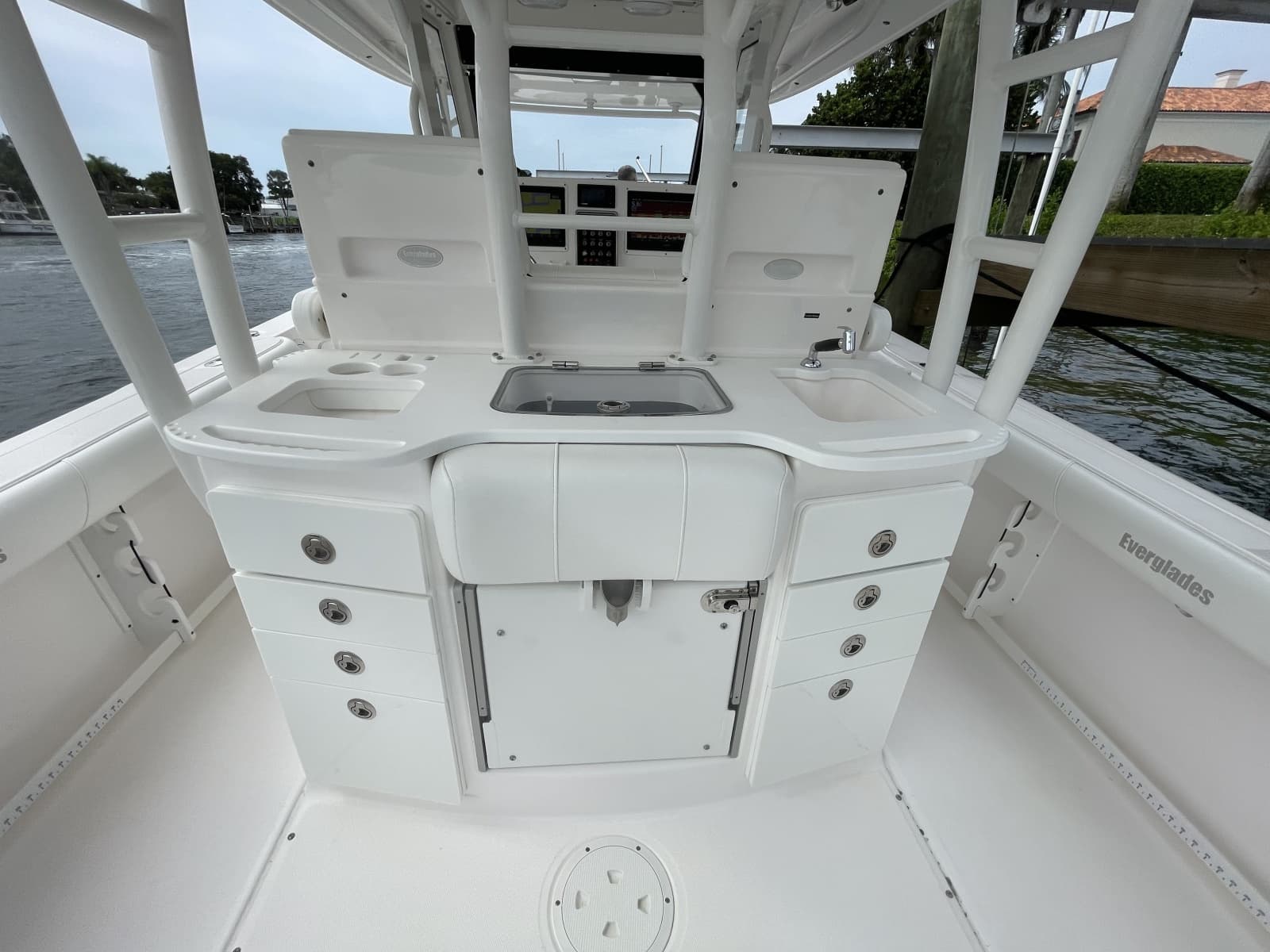 2015 Everglades 355CCX