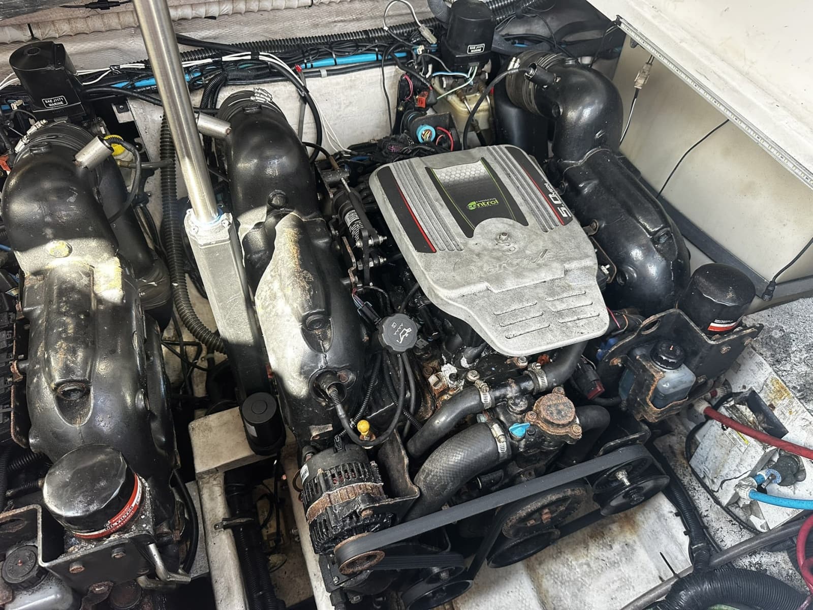 2012 Rinker 310 Express Cruiser