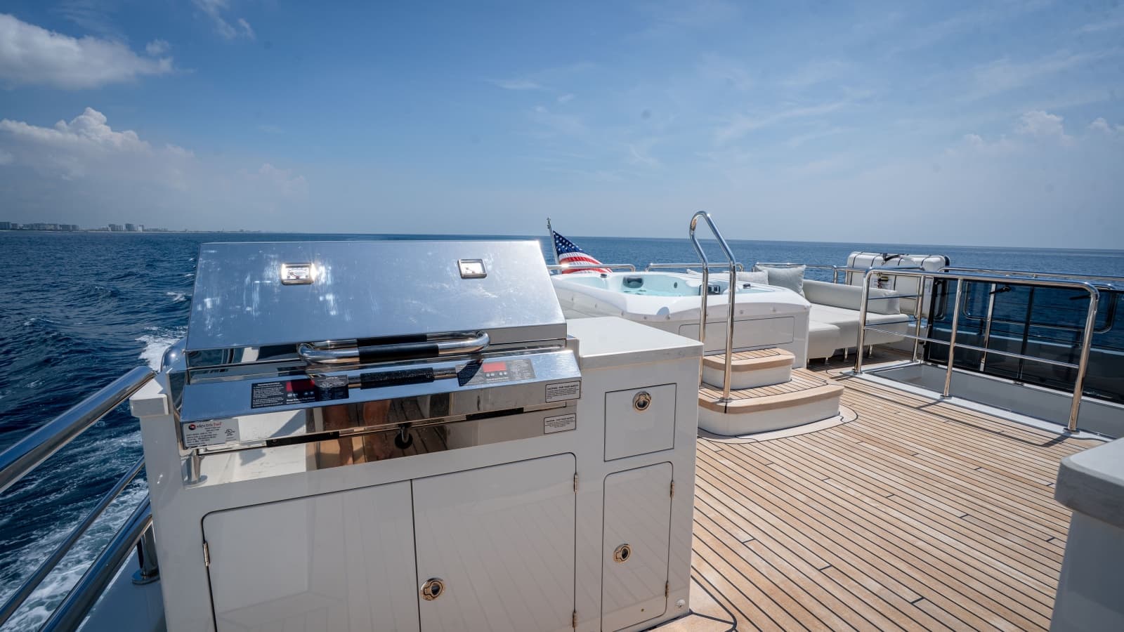 2025 Ocean Alexander 32L