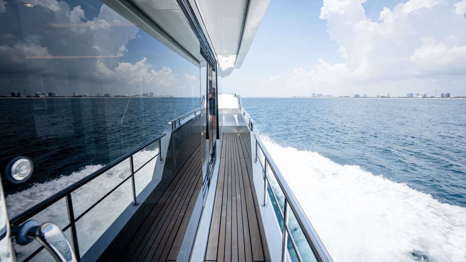2025 Ocean Alexander 32L