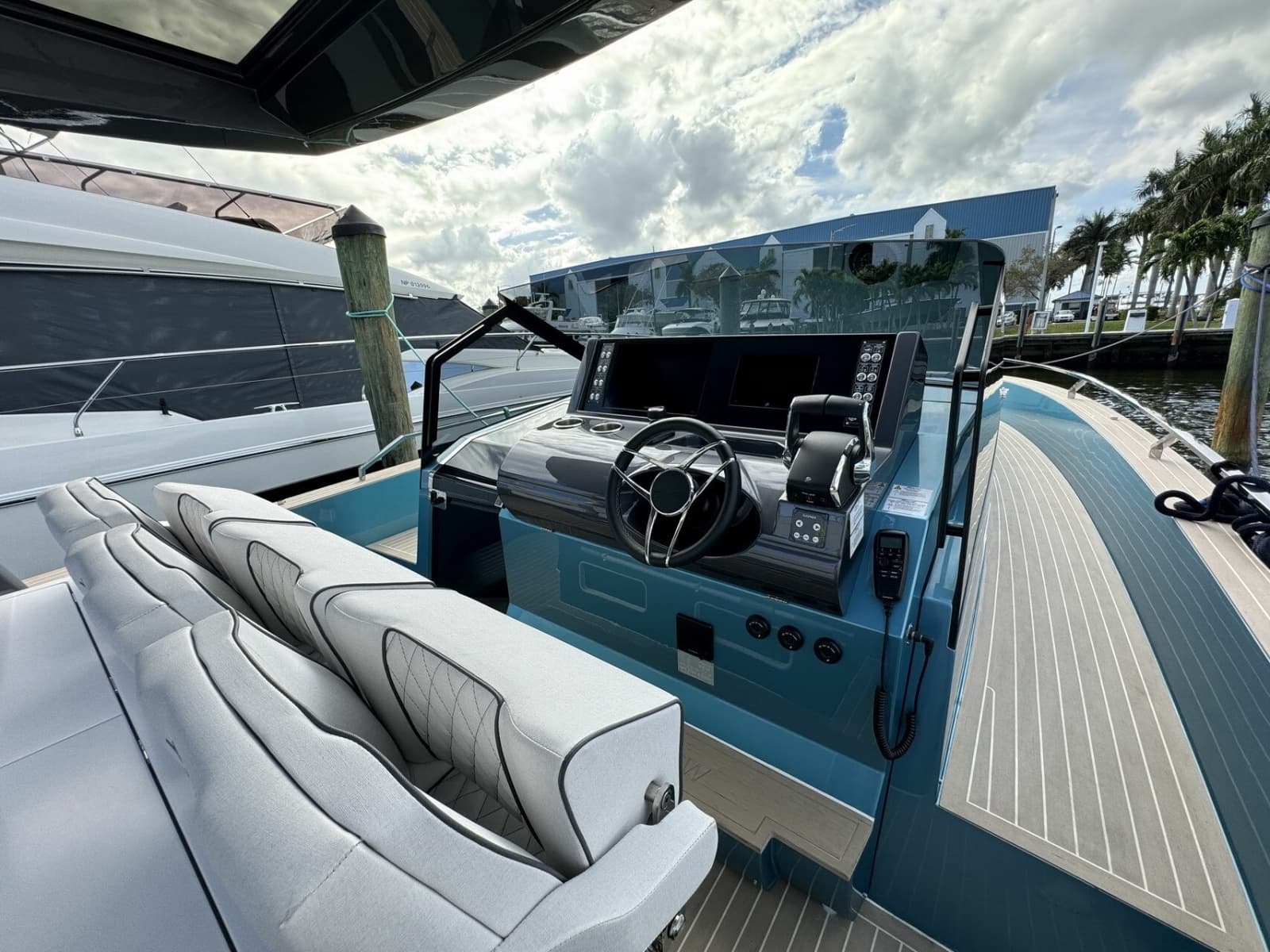 2027 Fiart Seawalker