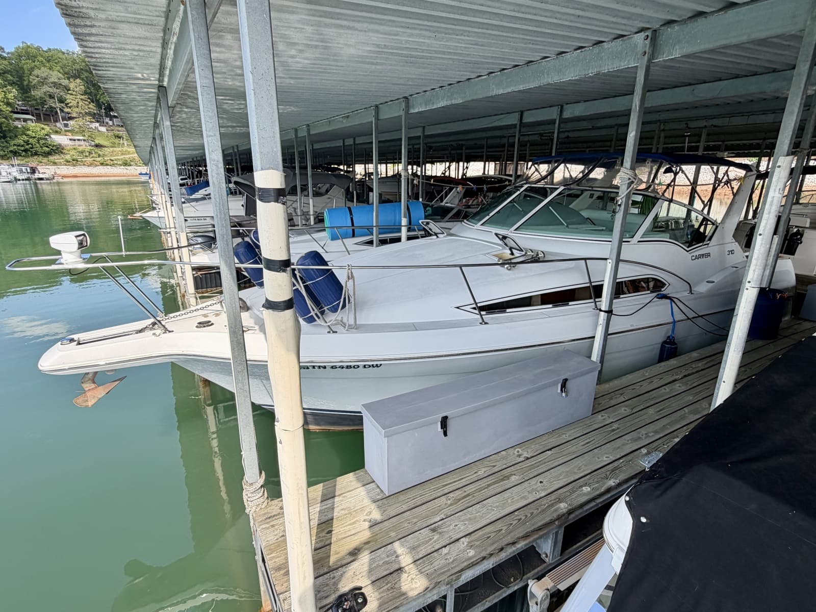 1996 Carver 310 Mid Cabin Express