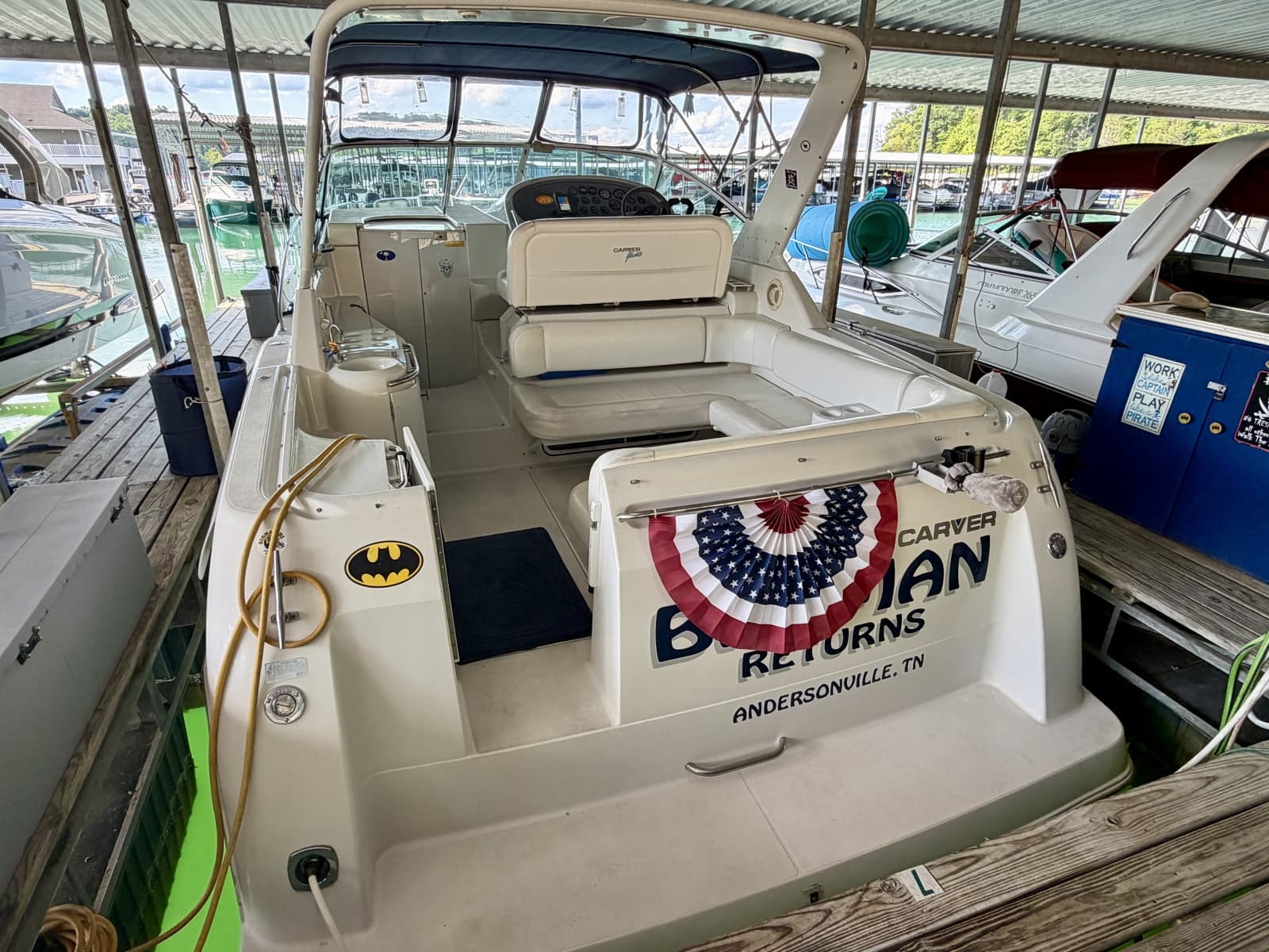 1996 Carver 310 Mid Cabin Express