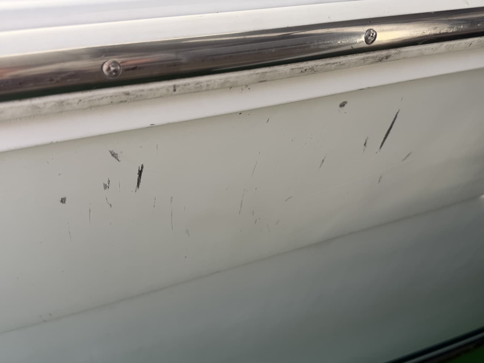 1996 Carver 310 Mid Cabin Express