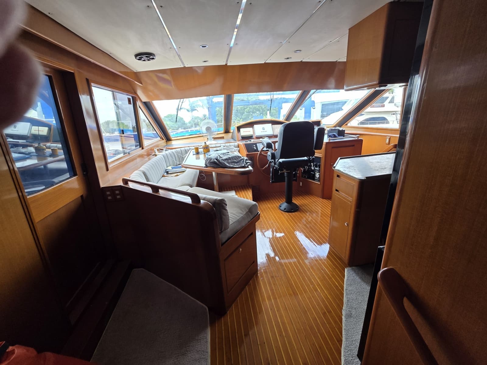 2000 Ocean Alexander 60 Trawler