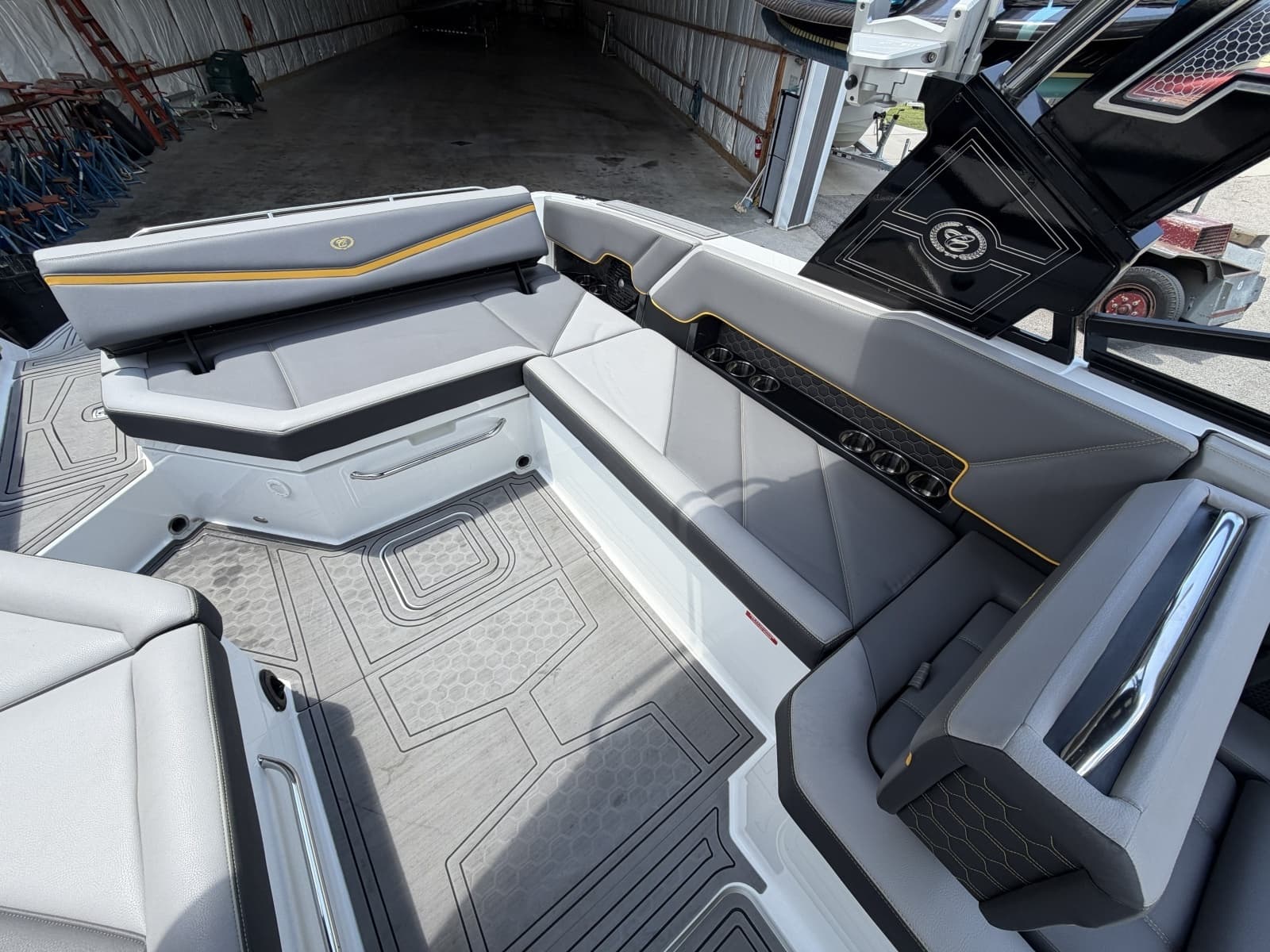2021 Cobalt R8 Surf