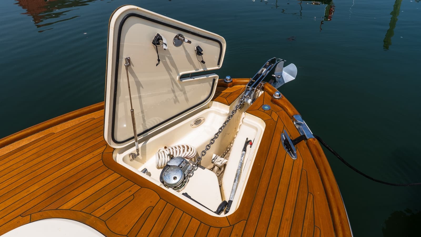 2005 Hinckley Talaria 29R