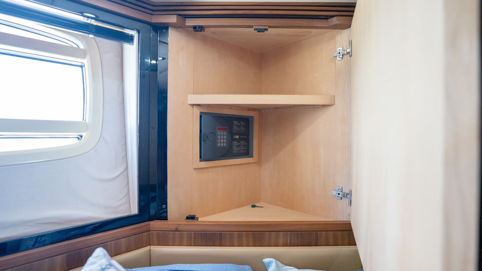2012 Azimut Magellano 50